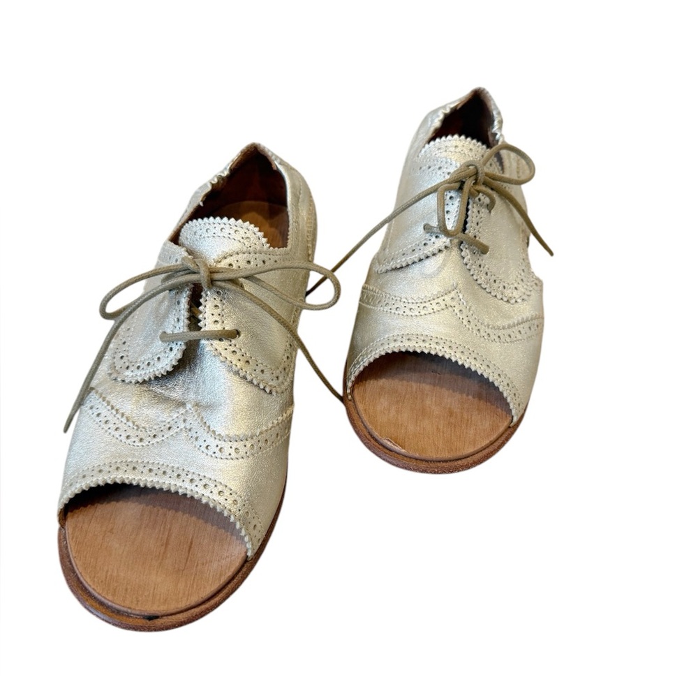 P.‎ MONJO Gold Oxford Tie Front Sandals US size 5.5